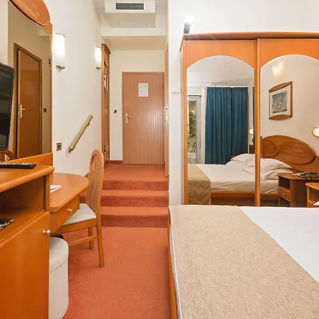 Galijot Plava Laguna فندق 4*