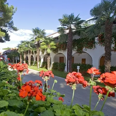 Отель Galijot Plava Laguna