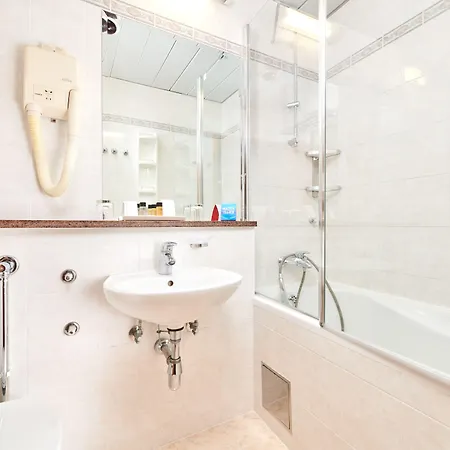 Galijot Plava Laguna 4* פורץ