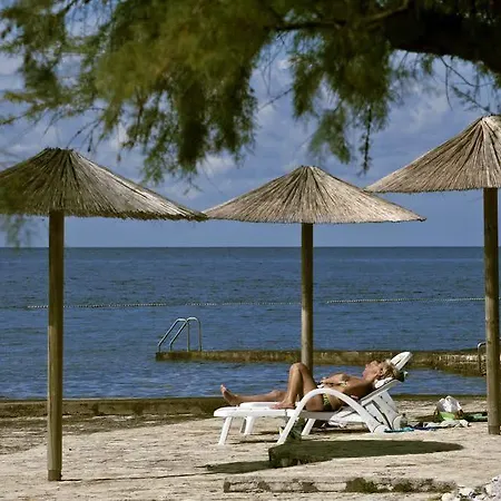 Galijot Plava Laguna מלון